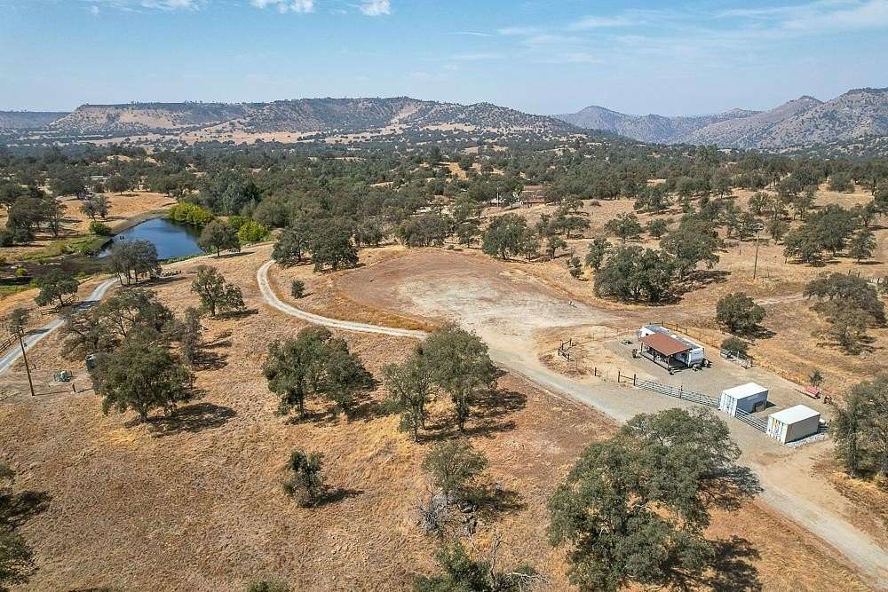 40.2 Acres of Land for Sale in Prather, California