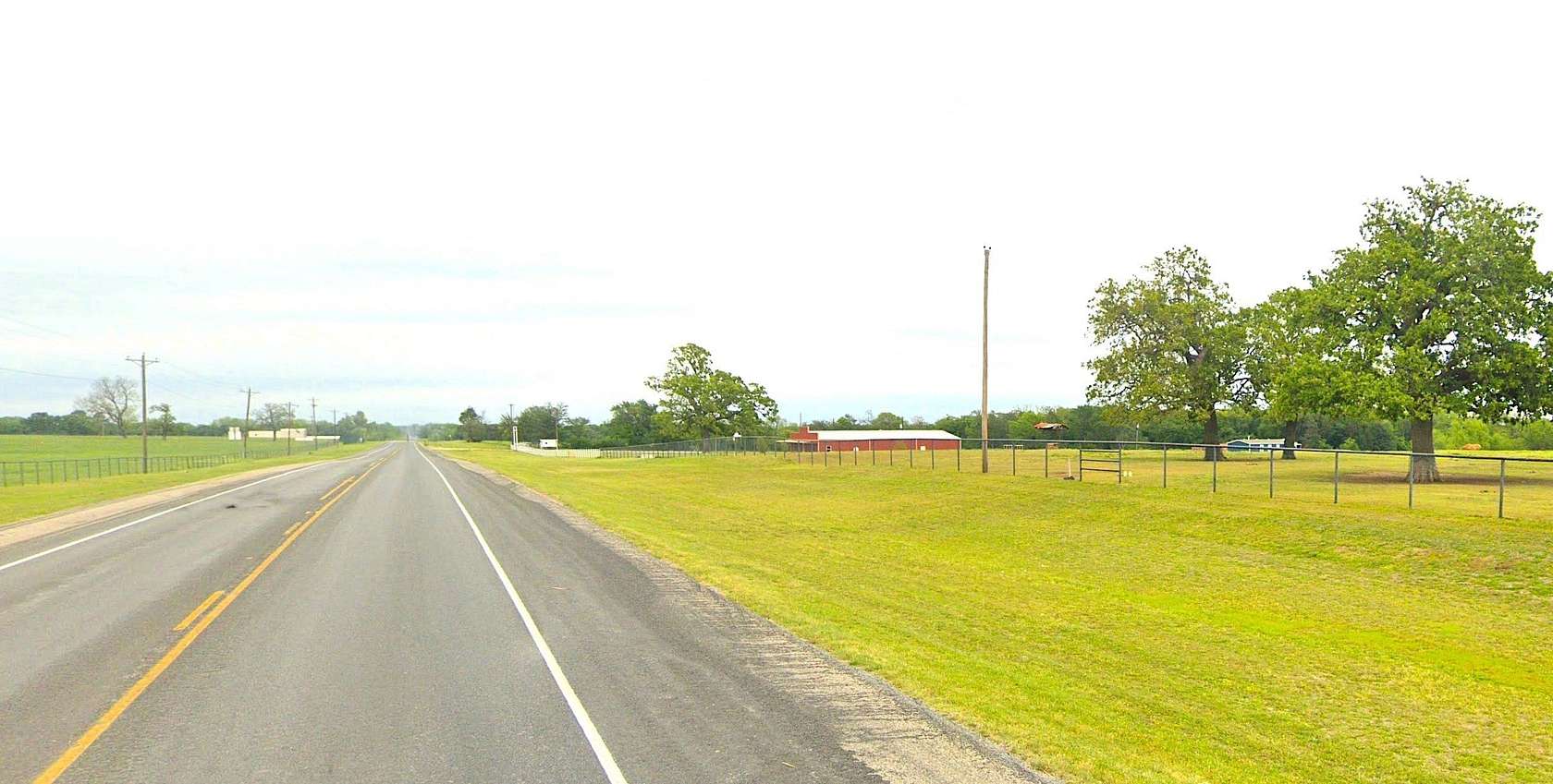 2.43 Acres of Mixed-Use Land for Sale in Whitesboro, Texas