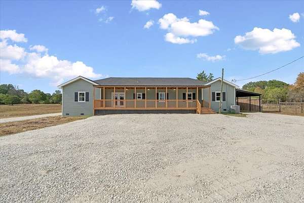5.78 Acres of Land with Home for Sale in Corsicana, Texas
