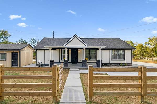 4.38 Acres of Land with Home for Sale in Mount Juliet, Tennessee