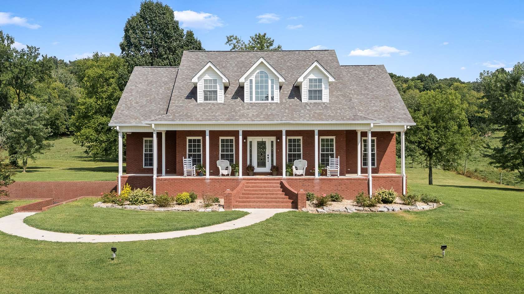 15 Acres of Land with Home for Sale in Wartrace, Tennessee