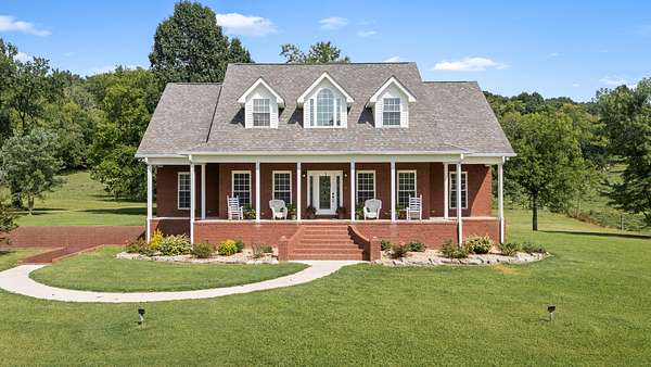 15 Acres of Land with Home for Sale in Wartrace, Tennessee