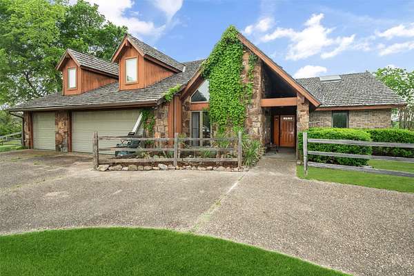 59.6 Acres of Land with Home for Sale in Van Alstyne, Texas