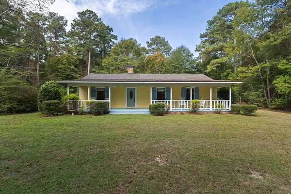5 Acres of Land with Home for Sale in Hattiesburg, Mississippi