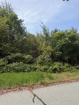 0.37 Acres of Residential Land for Sale in Holden, Massachusetts