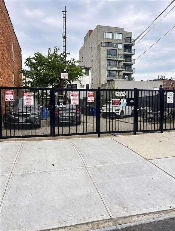 0.1 Acres of Mixed-Use Land for Sale in Brooklyn, New York