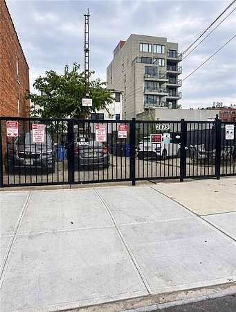 0.1 Acres of Mixed-Use Land for Sale in Brooklyn, New York