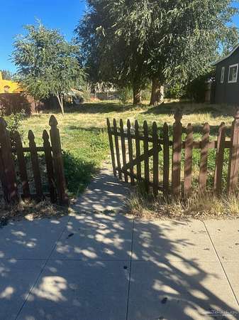 0.17 Acres of Mixed-Use Land for Sale in Tehachapi, California
