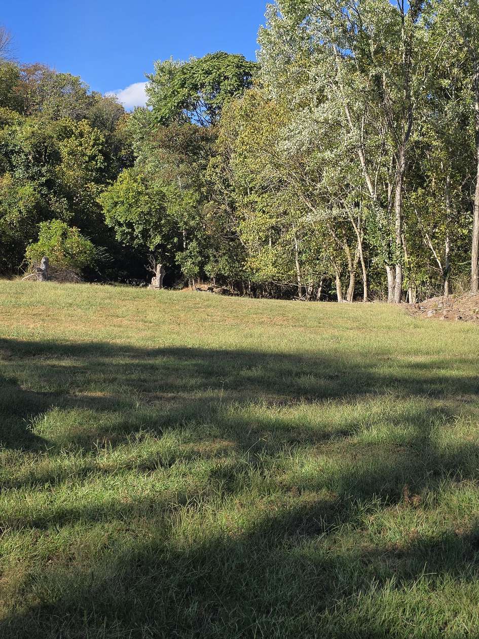 0.93 Acres of Residential Land for Sale in Goodlettsville, Tennessee