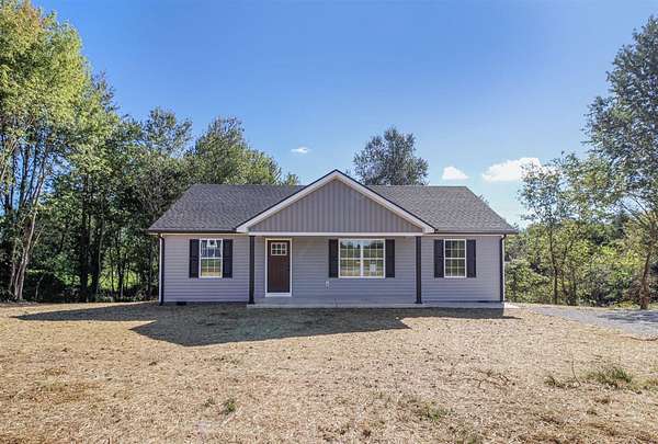 2.8 Acres of Land with Home for Sale in Canmer, Kentucky
