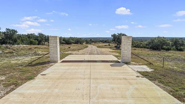 12 Acres of Land for Sale in Mountain Home, Texas