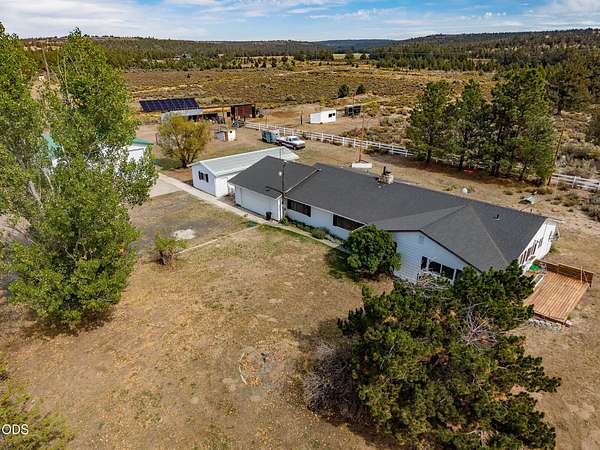 5.13 Acres of Land with Home for Sale in Prineville, Oregon