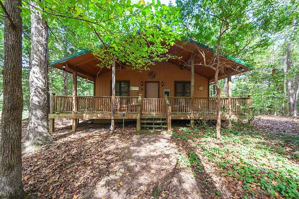 2 Acres of Land with Home for Sale in Wildersville, Tennessee