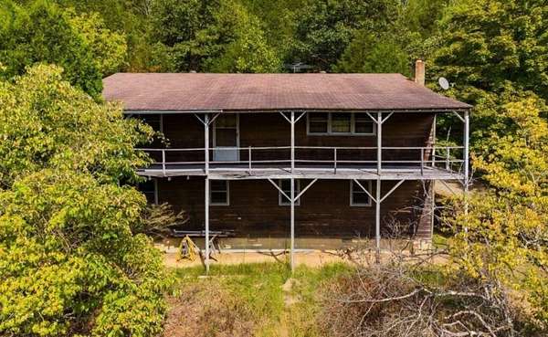 7.48 Acres of Land with Home for Sale in Lafayette, Tennessee