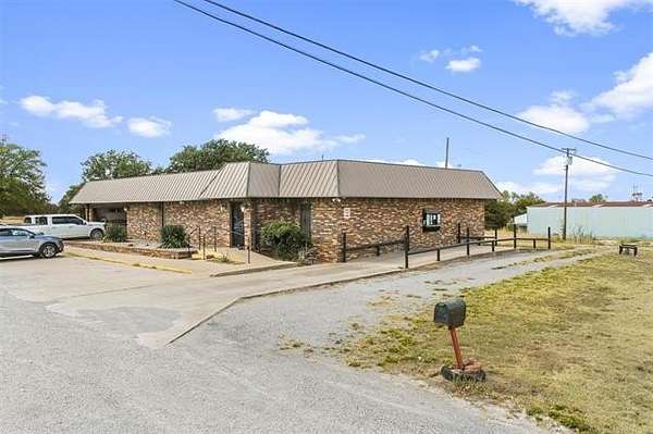 4 Acres of Improved Commercial Land for Sale in Ratliff City, Oklahoma