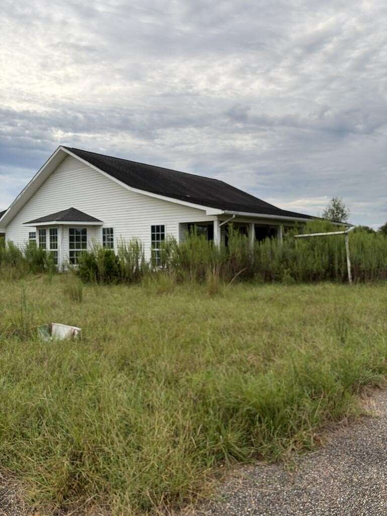 3.5 Acres of Land with Home for Sale in Ellisville, Mississippi