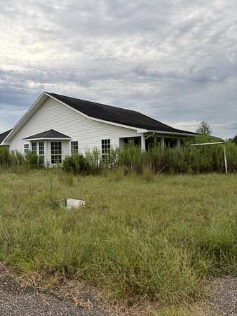 3.5 Acres of Land with Home for Sale in Ellisville, Mississippi