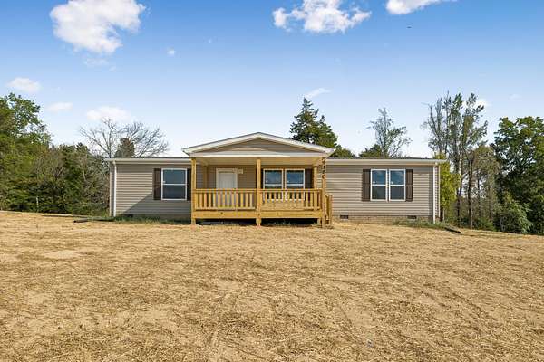 2.37 Acres of Land with Home for Sale in Red Boiling Springs, Tennessee