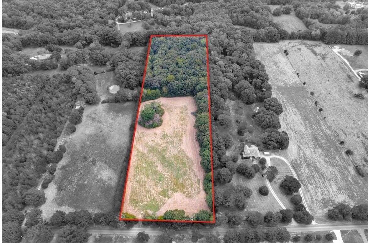 10 Acres of Residential Land for Sale in Florence, Alabama