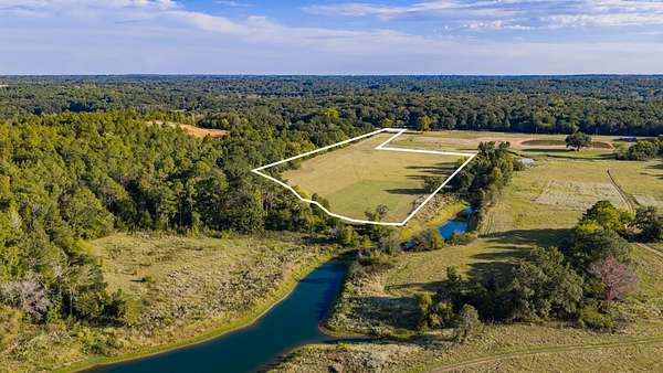 10 Acres of Residential Land for Sale in Lindale, Texas