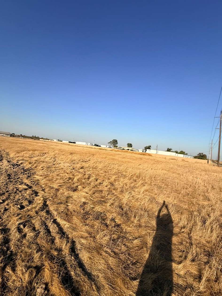 2 Acres of Commercial Land for Sale in Fresno, California