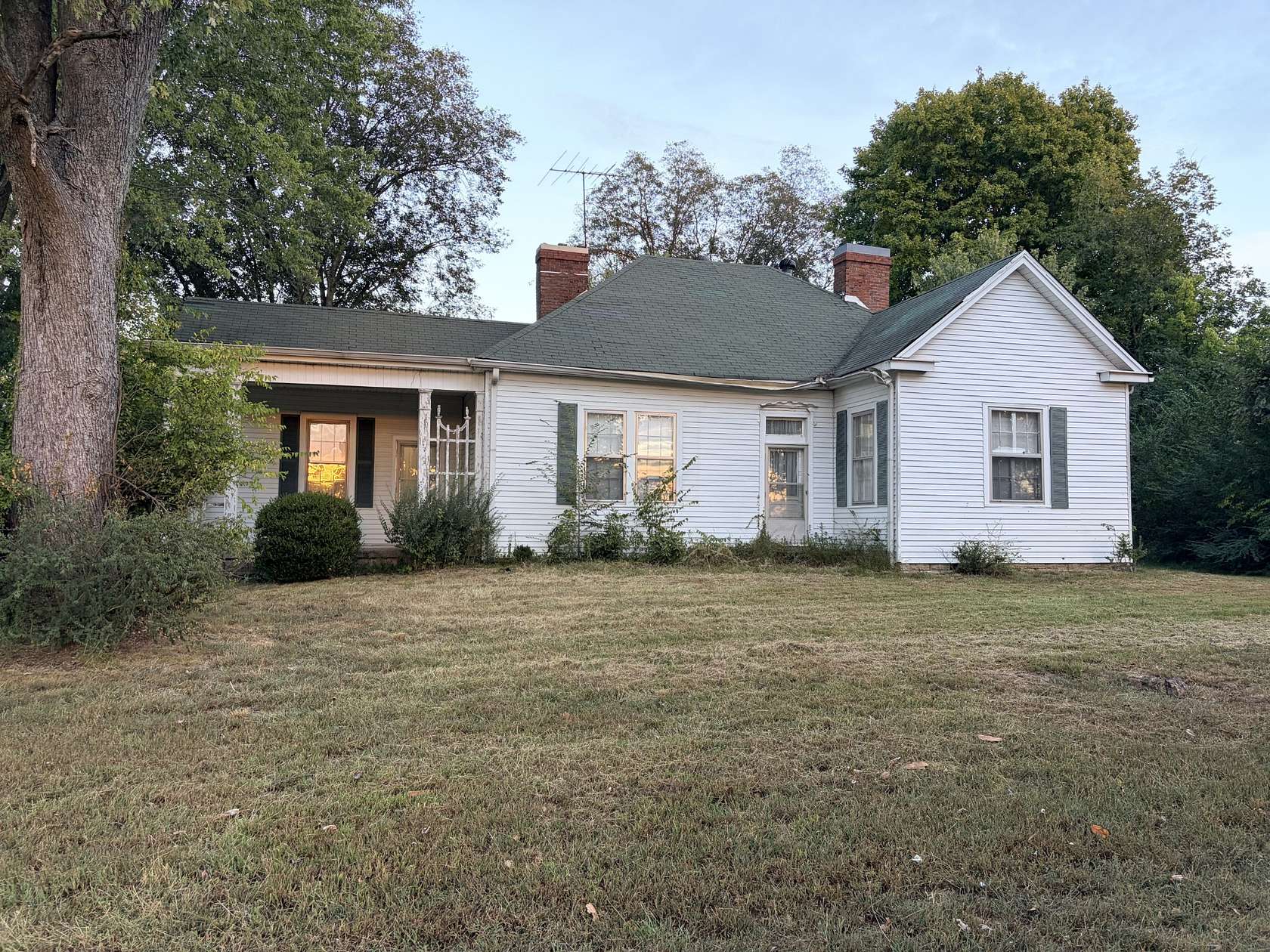 10 Acres of Land with Home for Sale in Greenbrier, Tennessee