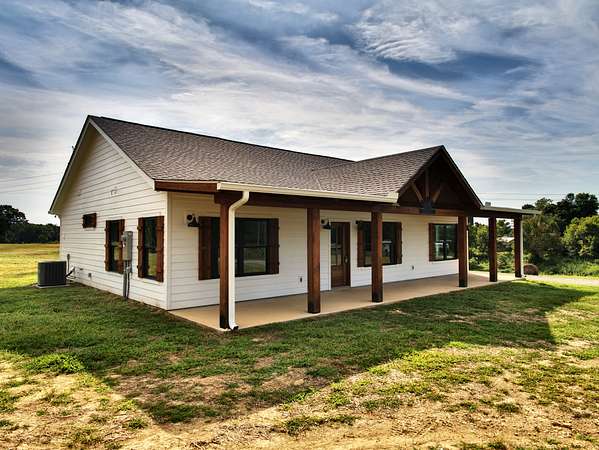 4.57 Acres of Land with Home for Sale in Ethridge, Tennessee