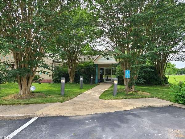 6.19 Acres of Improved Commercial Land for Sale in Suffolk, Virginia