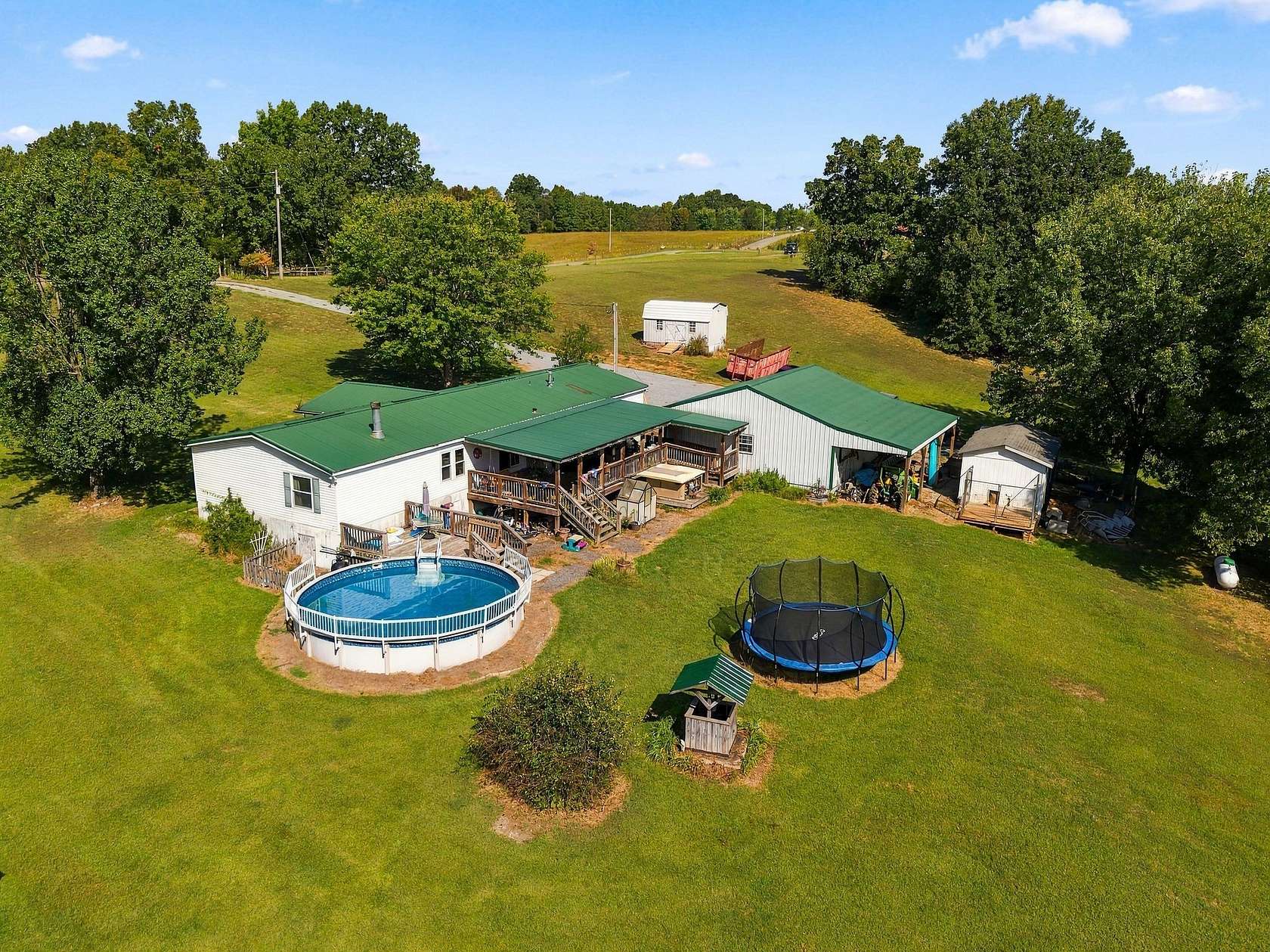 16.6 Acres of Land with Home for Sale in Westmoreland, Tennessee