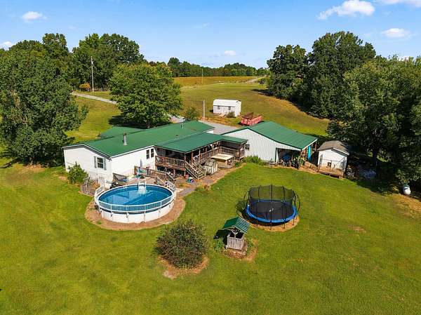 16.6 Acres of Land with Home for Sale in Westmoreland, Tennessee