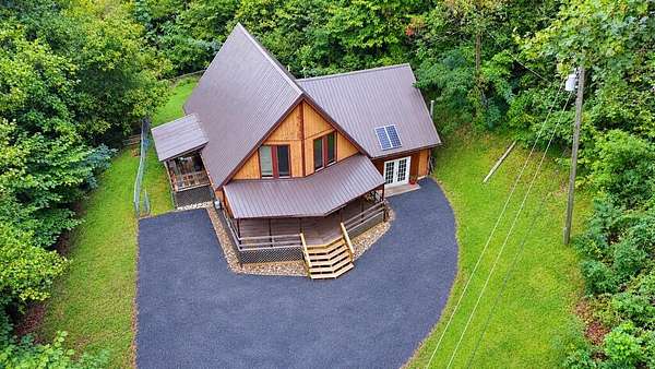 10 Acres of Land with Home for Sale in Van Lear, Kentucky