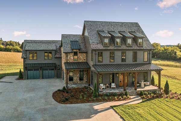 7.15 Acres of Land with Home for Sale in Franklin, Tennessee
