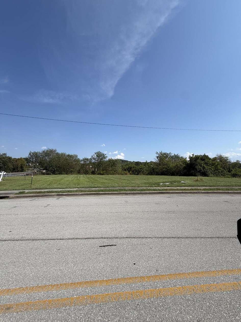 0.97 Acres of Commercial Land for Sale in Somerset, Kentucky
