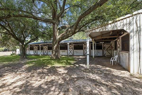 14 Acres of Land with Home for Sale in Magnolia, Texas