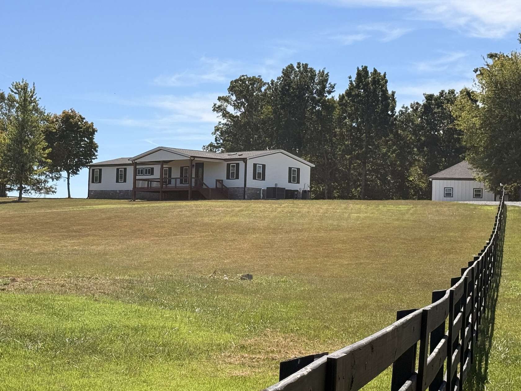5 Acres of Land with Home for Sale in Bethpage, Tennessee