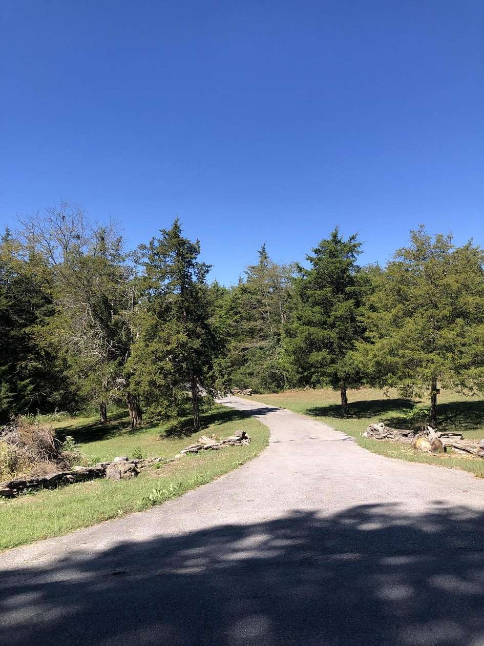 5.5 Acres of Residential Land for Sale in Lawrenceburg, Kentucky