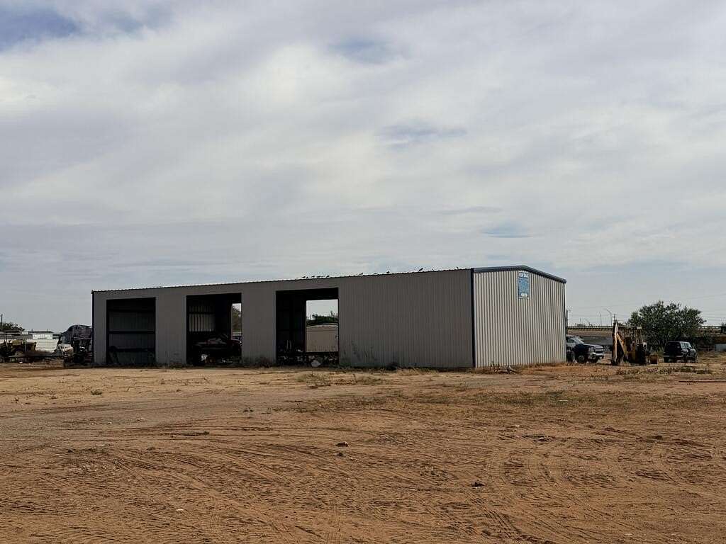 3 Acres of Improved Commercial Land for Sale in Midland, Texas