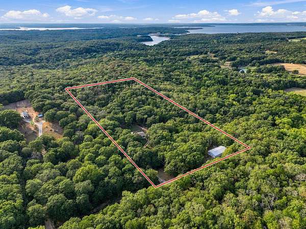 6.67 Acres of Land with Home for Sale in Pottsboro, Texas