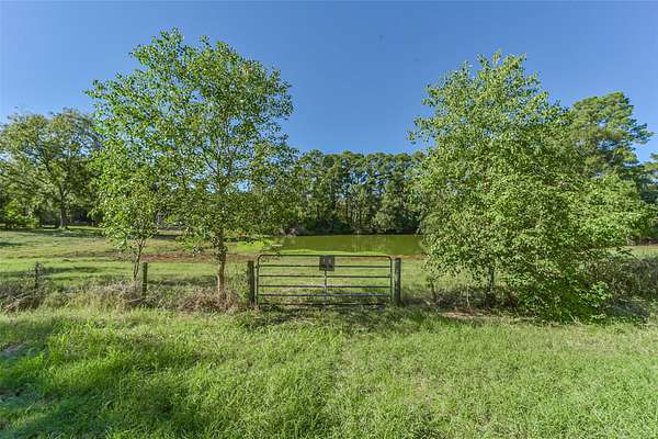 7.73 Acres of Land for Sale in New Waverly, Texas