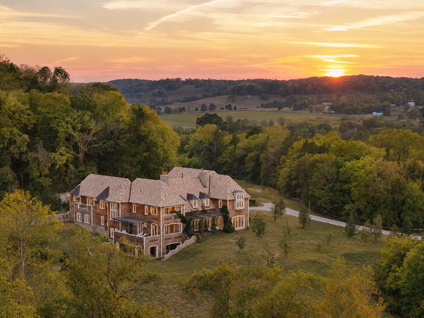 123 Acres of Agricultural Land with Home for Sale in Franklin, Tennessee
