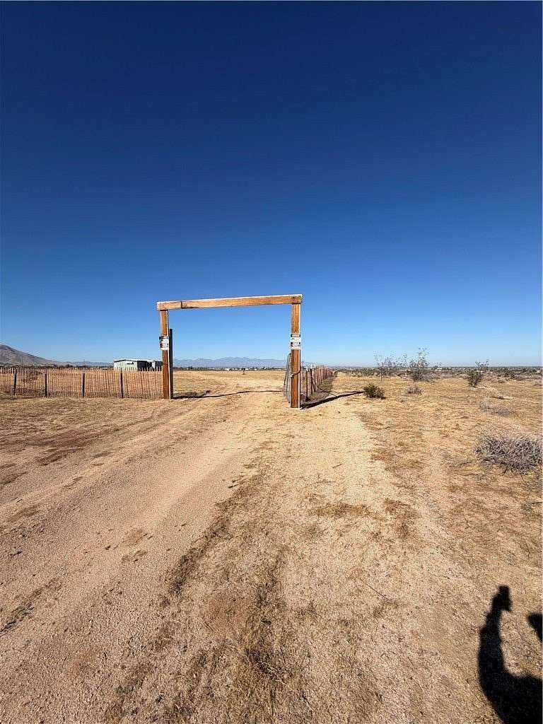 5 Acres of Residential Land for Sale in Apple Valley, California