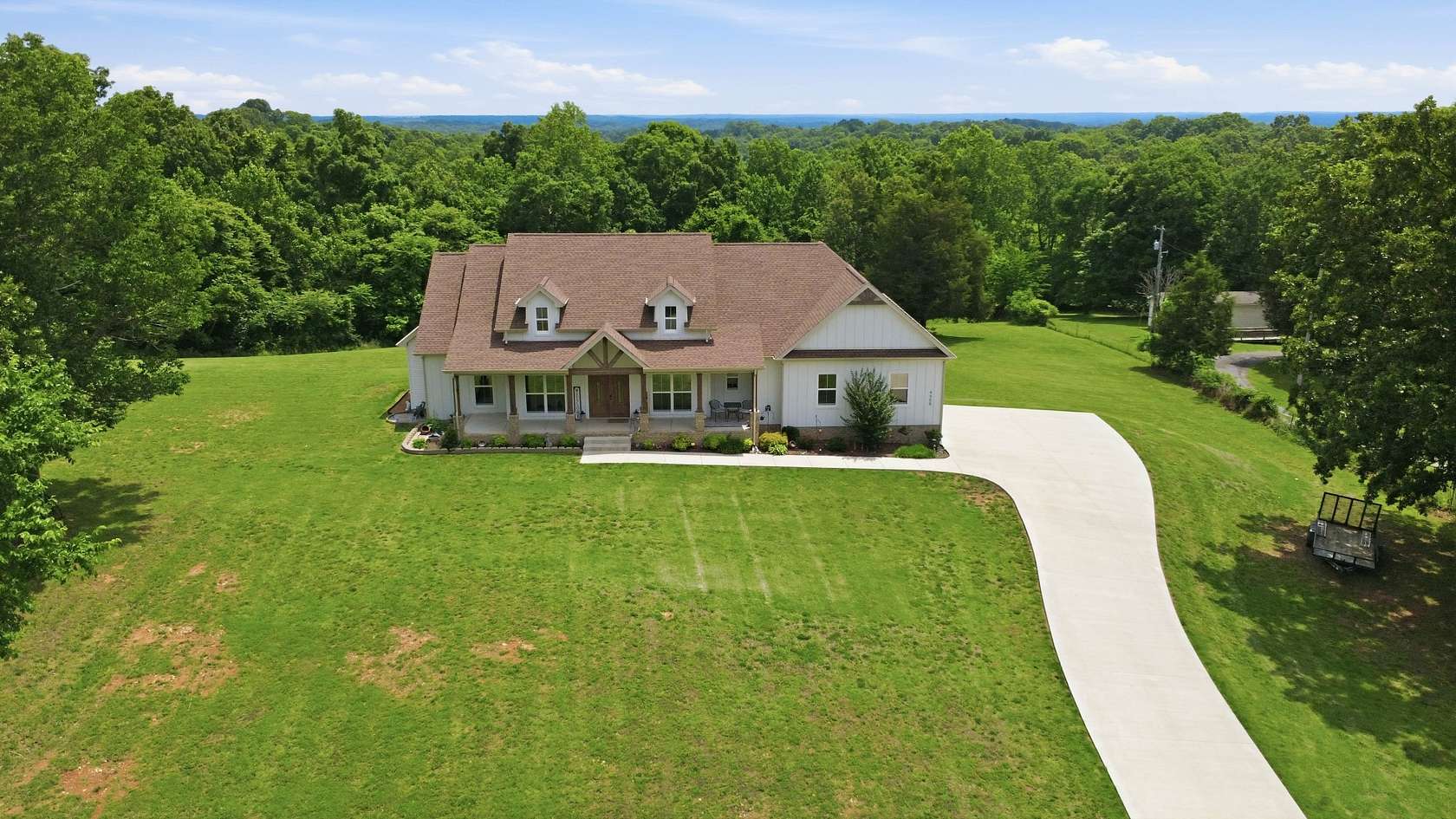 14.8 Acres of Land with Home for Sale in Indian Mound, Tennessee