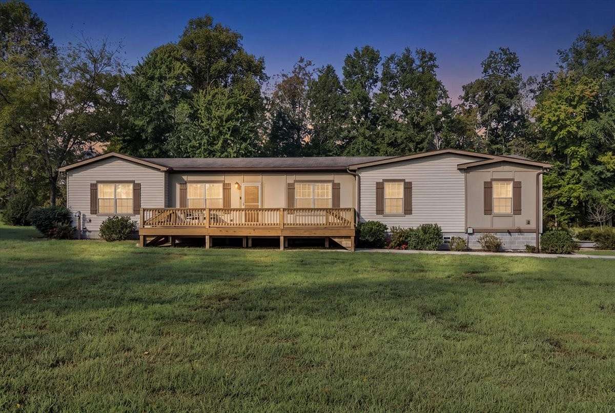6 Acres of Land with Home for Sale in Manchester, Tennessee