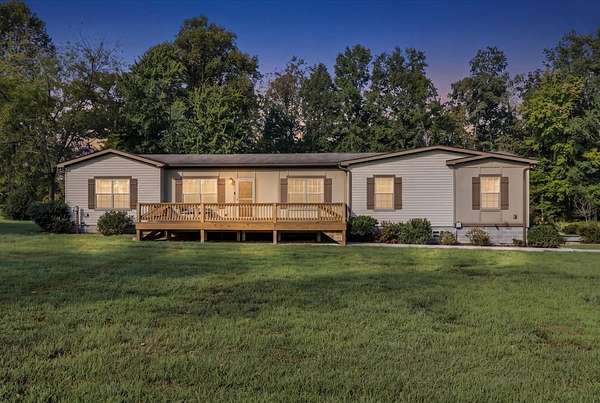 6 Acres of Land with Home for Sale in Manchester, Tennessee