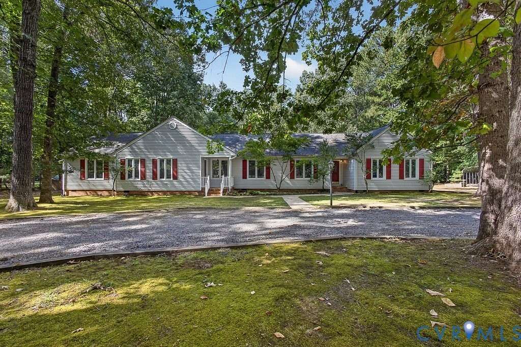 2.33 Acres of Land with Home for Sale in Powhatan, Virginia