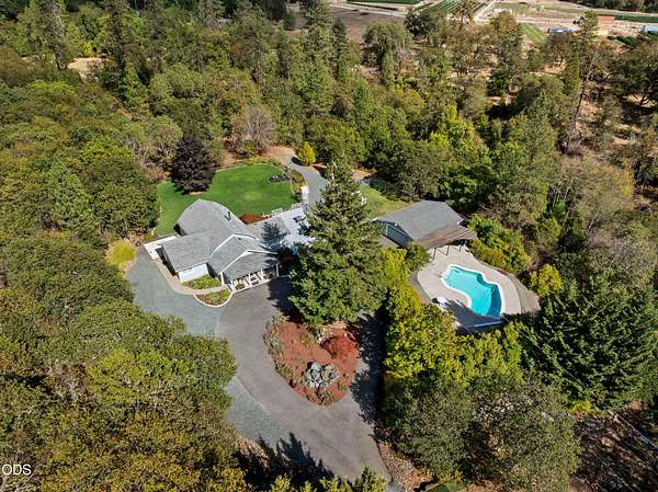 5.4 Acres of Land with Home for Sale in Grants Pass, Oregon