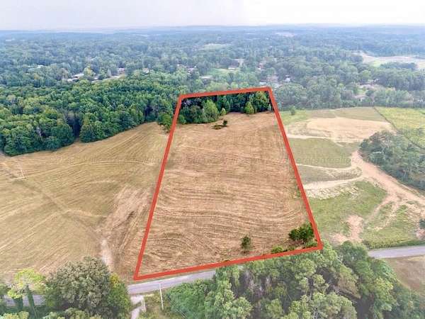 8 Acres of Residential Land for Sale in Haleyville, Alabama