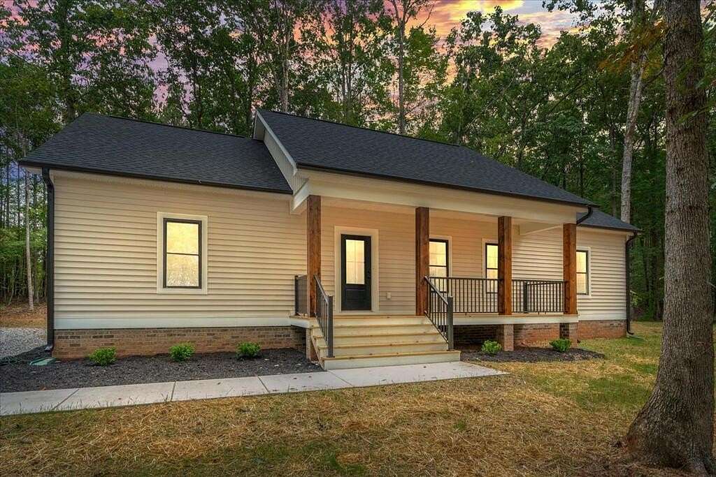 2.75 Acres of Land with Home for Sale in Farmville, Virginia