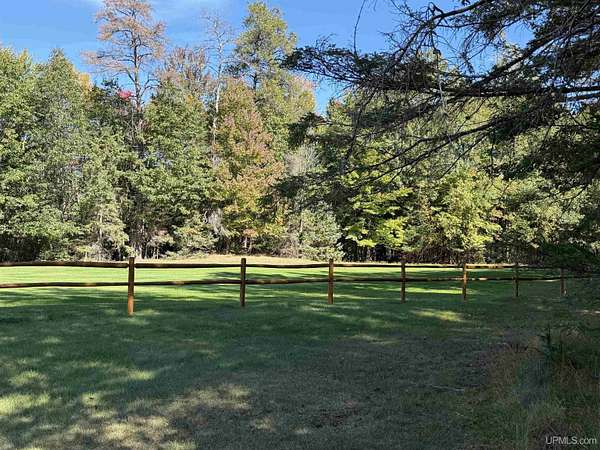 2 Acres of Residential Land for Sale in Gladstone, Michigan