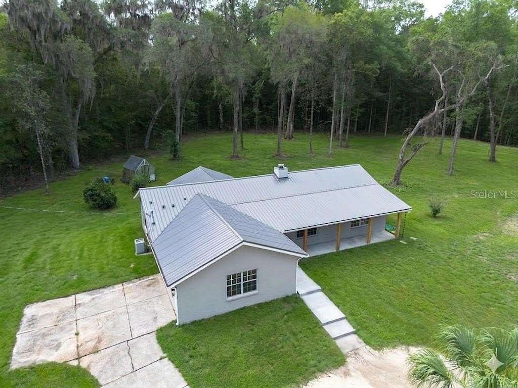 12.3 Acres of Land with Home for Lease in Williston, Florida
